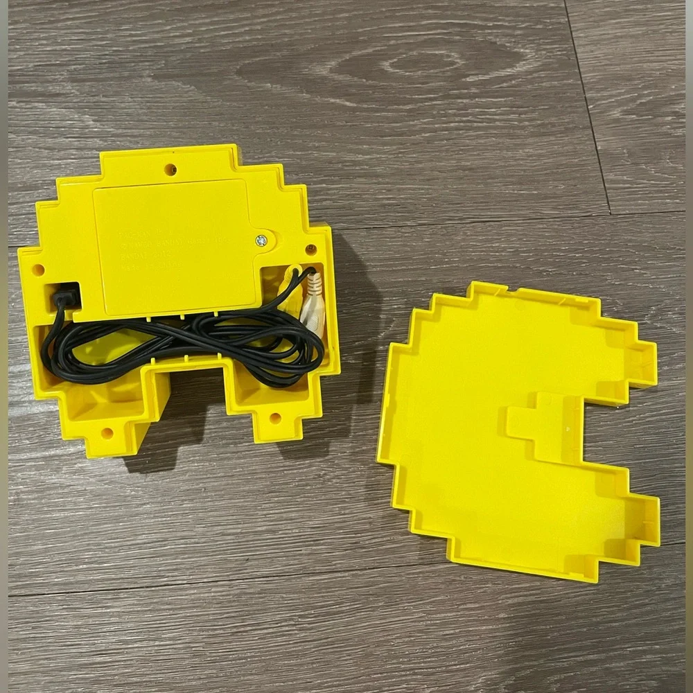 Pac-Man Connect and Play - 12 Classic Games